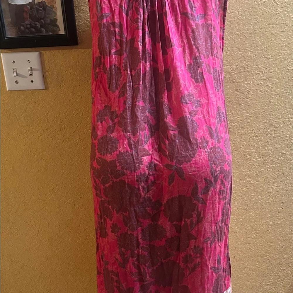 People Are Wearing Dresses With Jeans - Picture 7 of 11